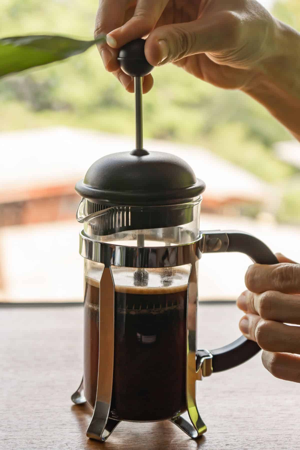 How to Use a French Press Coffee Maker (Tutorial + Recipe) A Grateful