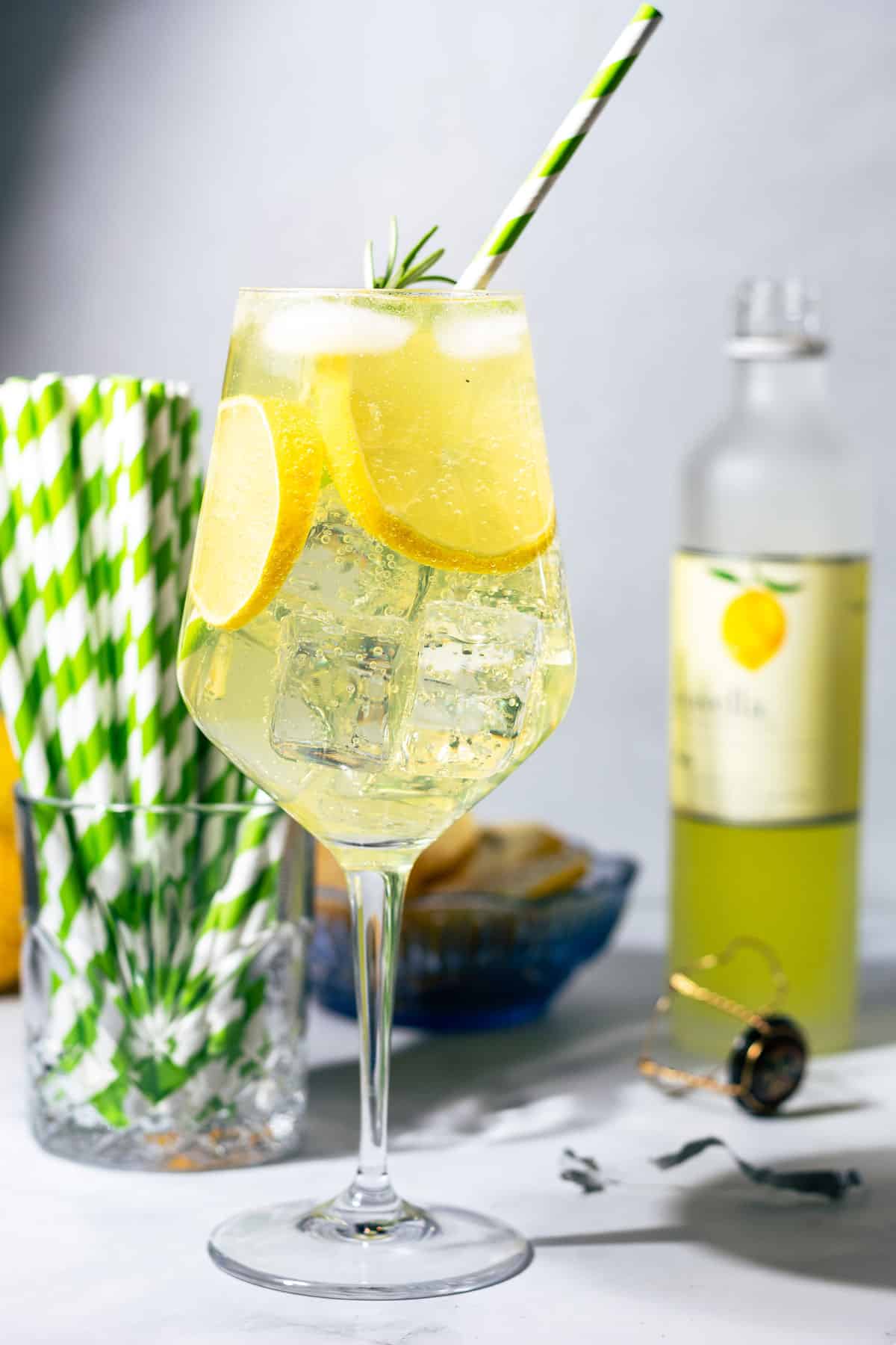 Limoncello Spritz – A Nerd Cooks